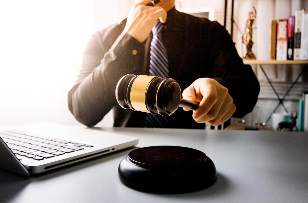 Zina (Aldatma) Nedeniyle Boşanma: İspat Yükü ve Tazminat